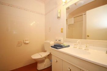 Golden Grain Motor Inn - Accommodation Resorts 14