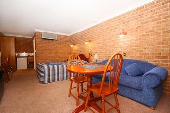 Golden Grain Motor Inn - Accommodation Resorts 18
