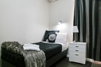 Airport Hotel Sydney - Accommodation Resorts 3