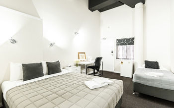 Airport Hotel Sydney - Accommodation Resorts 9