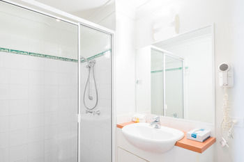 The Brighton Apartments - Accommodation Resorts 7