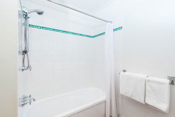 The Brighton Apartments - Accommodation Resorts 10