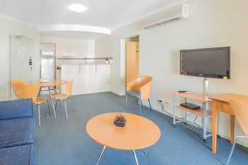 The Brighton Apartments - Accommodation Resorts 14