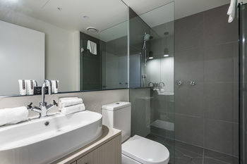 Playhouse Apartments - Accommodation Resorts 4