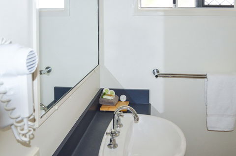 BEST WESTERN Boulevard Lodge - Accommodation Resorts 11
