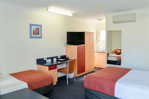 BEST WESTERN Boulevard Lodge - Accommodation Resorts 13
