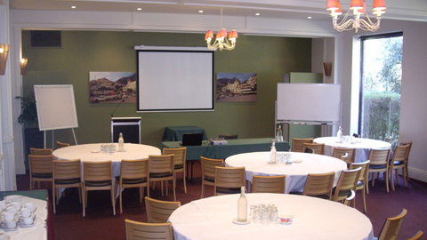 Best Western Plus The Tudor Box Hill - Accommodation Resorts 3