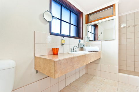 BEST WESTERN Tudor Motor Inn - Accommodation Resorts 12