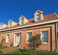 Racecourse Inn - The - Accommodation Resorts