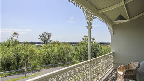 The Riversleigh - Accommodation Resorts 5