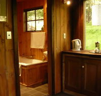 Braeside Mount Macedon Country Retreat and Bed  Breakfast - Accommodation Resorts