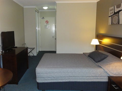 Riverside Hotel South Bank - Accommodation Resorts 2