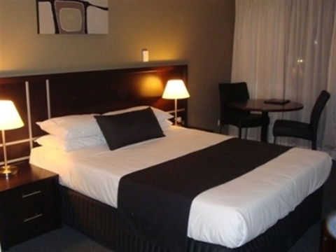 Riverside Hotel South Bank - Accommodation Resorts 3