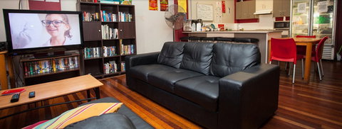 Manly Harbour Backpackers - Accommodation Resorts 2