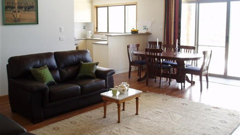 Hawksview At Mafeking - Accommodation Resorts 5