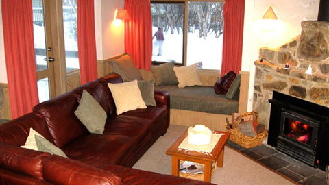 Wallace's - Crystal Creek Chalet 1 - Accommodation Resorts 2