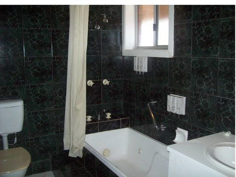 Cobar Motor Inn - Accommodation Resorts 2