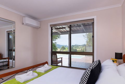 Jacaranda Cottages - Accommodation Resorts 12