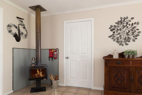 Jacaranda Cottages - Accommodation Resorts 14