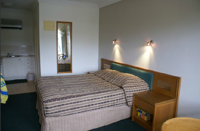Coopers Colonial Motel - Accommodation Resorts 0