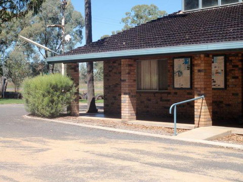 Cowra Holiday Park - Accommodation Resorts 1