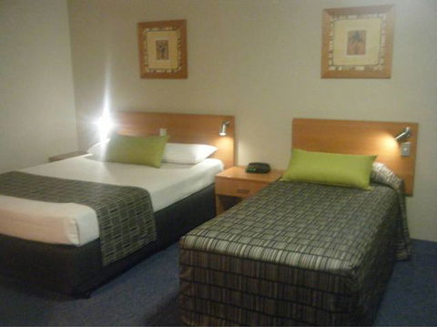 Galaxy Motel - Accommodation Resorts 1