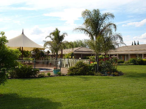 Paradise Lakes Motel - Accommodation Resorts 1