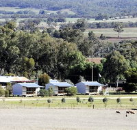 Stone Hut Cottages - Accommodation Resorts