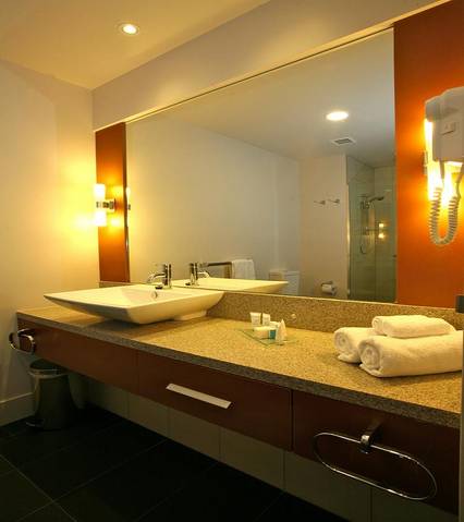 The Colmslie Hotel Suites & Conference Centre - Accommodation Resorts 1