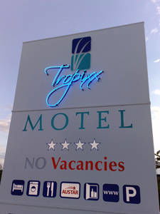 Tropixx Motel And Restaurant - Accommodation Resorts 6