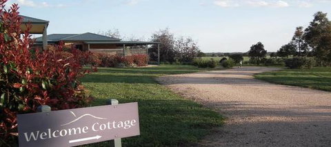 Welcome Cottage Executive Serviced Accommodation - Accommodation Resorts 3