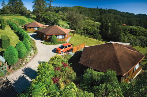 Whispering Pines - Accommodation Resorts 8