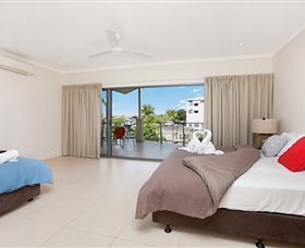 Bay View Luxury Waterfront Villa - Accommodation Resorts 3
