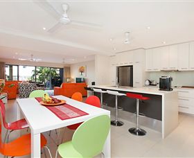 Bay View Luxury Waterfront Villa - Accommodation Resorts 4