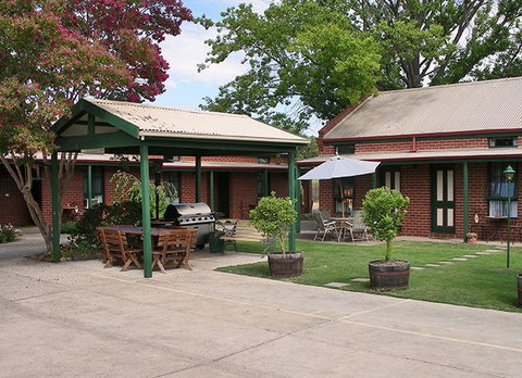 Mansfield Travellers Lodge Motel And Backpackers - Accommodation Resorts 1