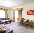 Governor Macquarie Motor Inn - Bathurst - Accommodation Resorts