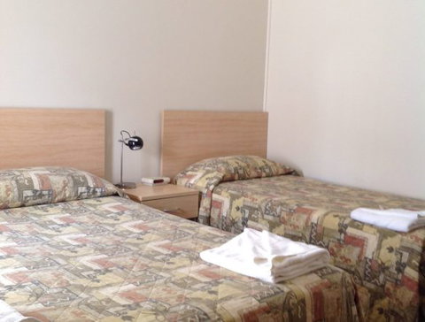 Mia Motel - Accommodation Resorts 5