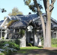 Holmwood Guest House - Accommodation Resorts