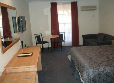 Bushmans Motor Inn - Accommodation Resorts 2