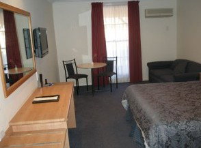 Bushmans Motor Inn - Accommodation Resorts 4