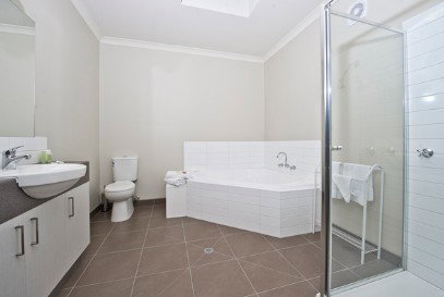 Moonlight Bay Resort - Accommodation Resorts 4