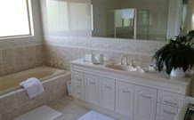 Harewood House Bed And Breakfast - Accommodation Resorts 3