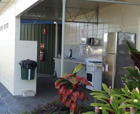 Palm Tree Caravan Park - Accommodation Resorts 3
