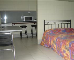 Palm Tree Caravan Park - Accommodation Resorts 2