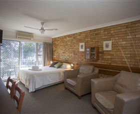 Shelly Beach Motel - Accommodation Resorts 1