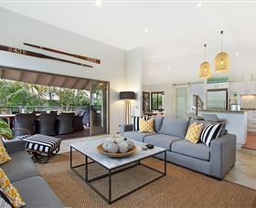La Casa Sirena At Vogue Holiday Homes - Accommodation Resorts 1
