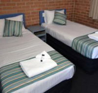 The Oaks Hotel Motel  - Accommodation Resorts