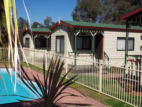 Parkes Country Cabins - Accommodation Resorts 1