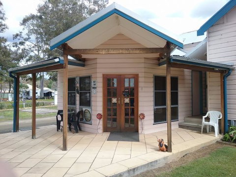 Wine Country Tourist Park - Accommodation Resorts 4