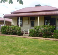 Country Cottages BB - Accommodation Resorts